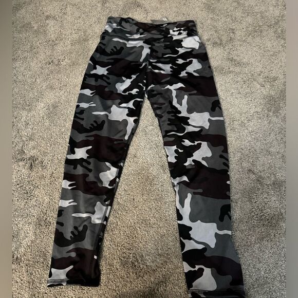 Urban Daisy Dark Camo High Waisted Workout Leggings NWT Size Medium Boutique - Picture 5 of 8